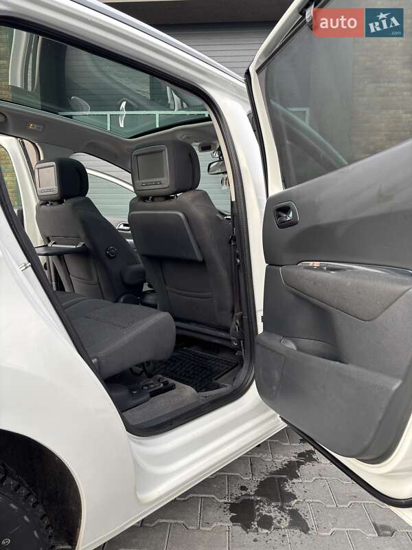 Мікровен Peugeot 5008 2012 в Чернівцях