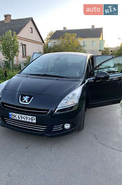 Микровэн Peugeot 5008 2010 в Ровно