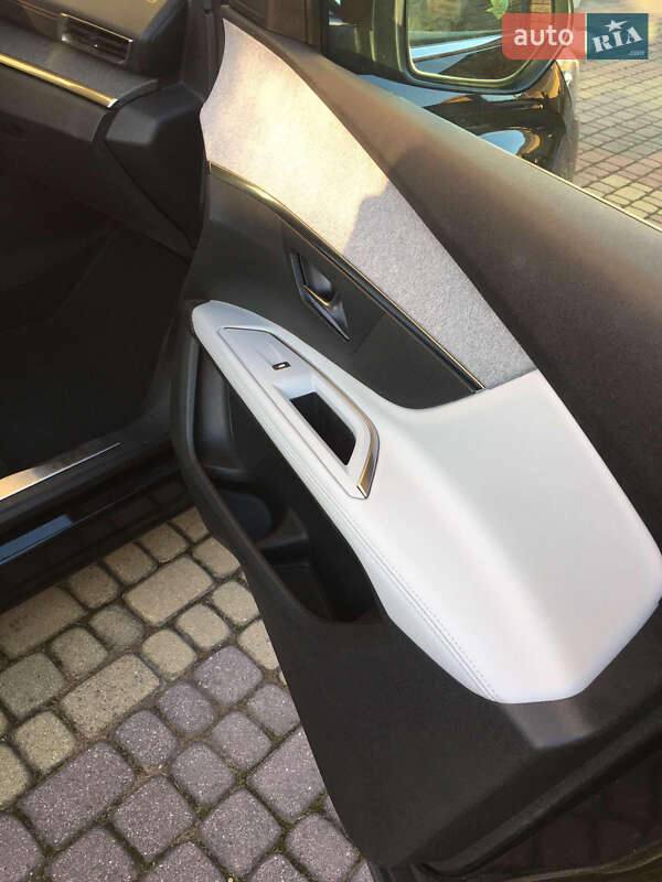 Позашляховик / Кросовер Peugeot 5008 2018 в Бродах фото 18 Позашляховик / Кросовер Peugeot 5008 2018 в Бродах