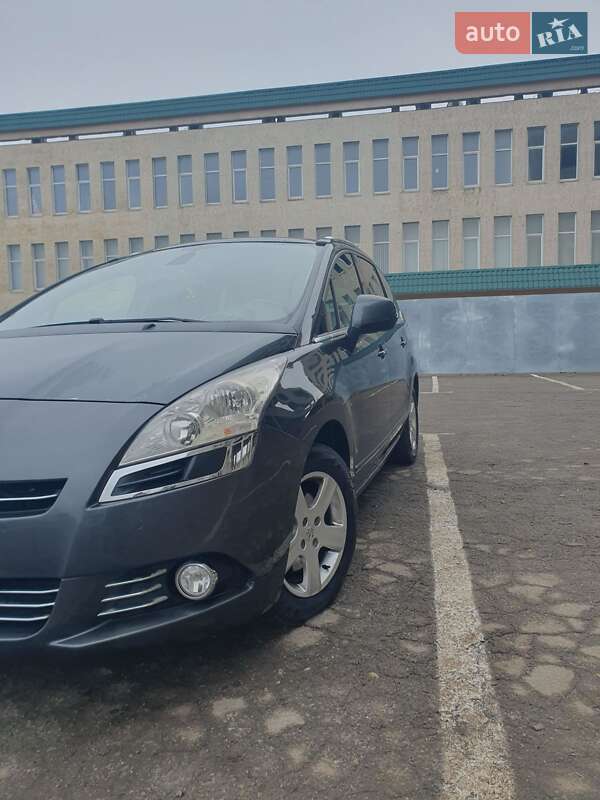Микровэн Peugeot 5008 2010 в Тернополе