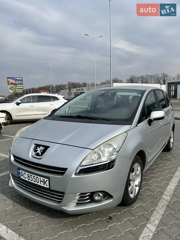 Peugeot 5008