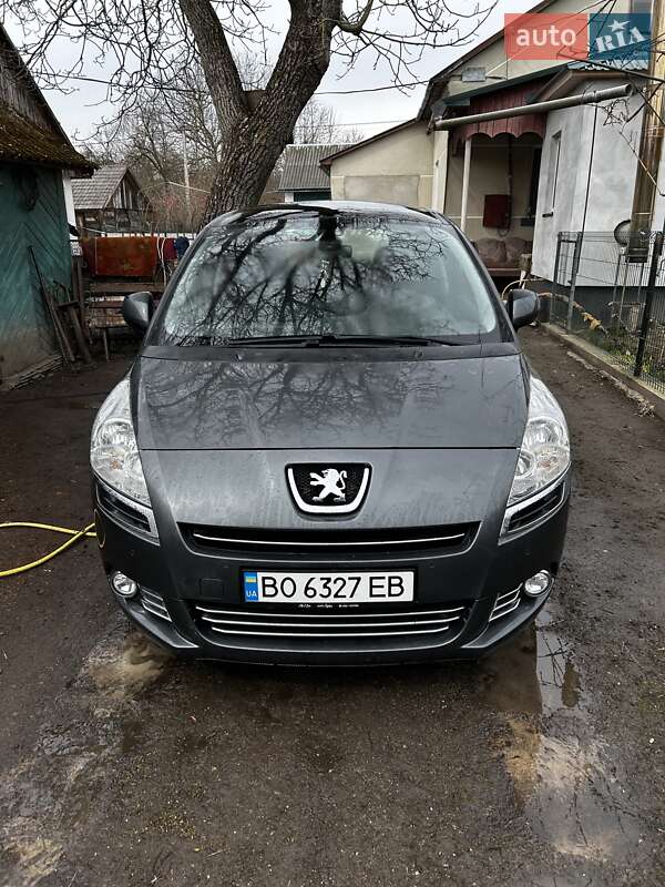 Peugeot 5008 2013