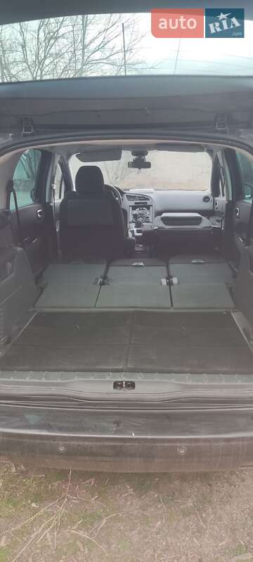 Микровэн Peugeot 5008 2011 в Павлограде