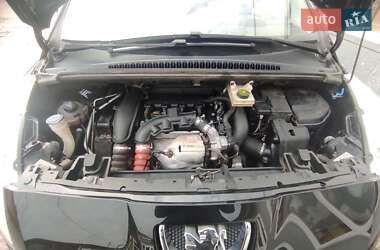 Микровэн Peugeot 5008 2010 в Львове