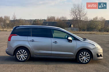 Микровэн Peugeot 5008 2015 в 