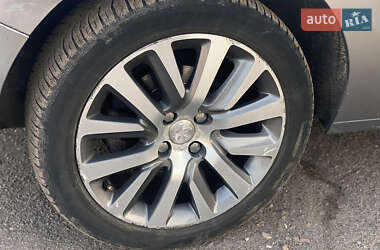 Микровэн Peugeot 5008 2015 в 