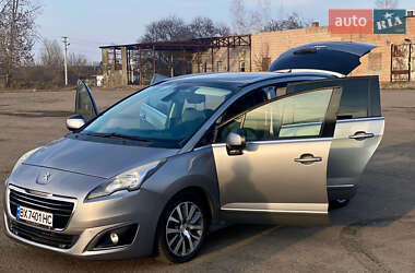 Микровэн Peugeot 5008 2015 в 