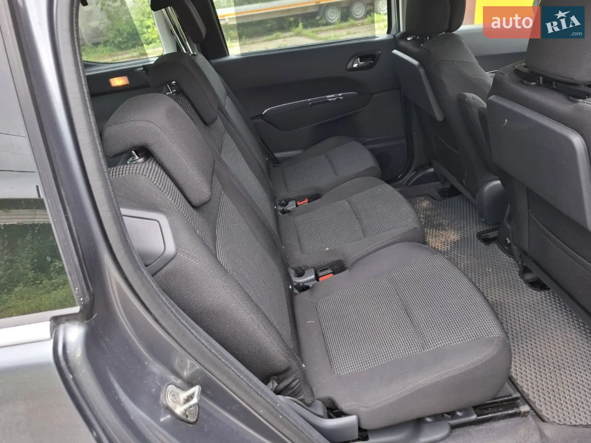 2011 Peugeot 5008 - мініатюра 12
