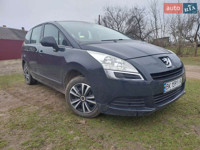 Peugeot 5008 2011