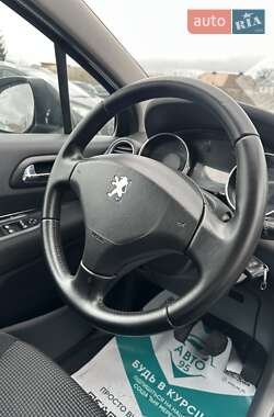 Микровэн Peugeot 5008 2010 в 