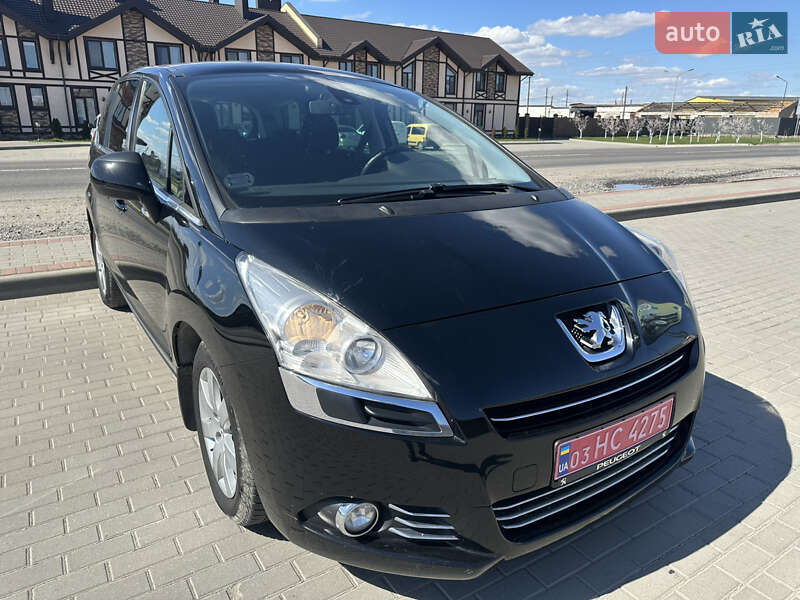 Peugeot 5008 2011