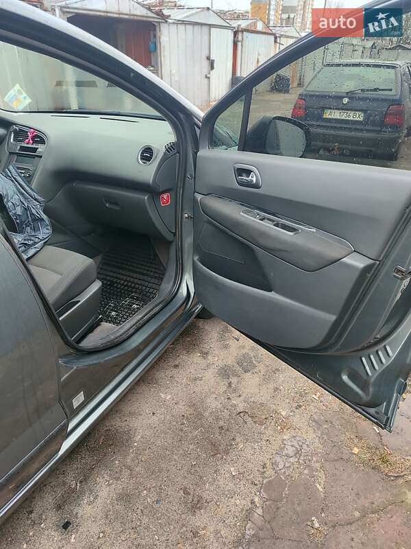 Мікровен Peugeot 5008 2010 в Києві