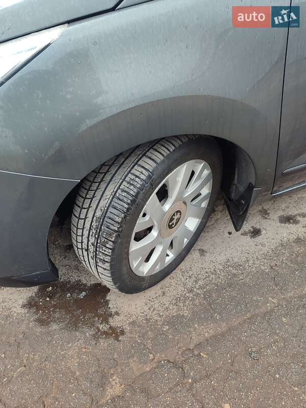 Мікровен Peugeot 5008 2010 в Києві