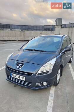 Микровэн Peugeot 5008 2012 в 