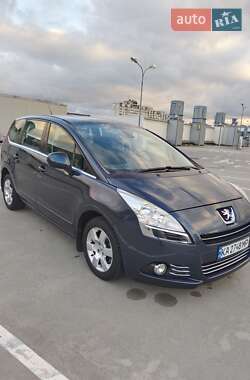 Микровэн Peugeot 5008 2012 в 