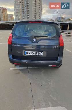 Микровэн Peugeot 5008 2012 в 