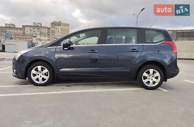 Микровэн Peugeot 5008 2012 в 
