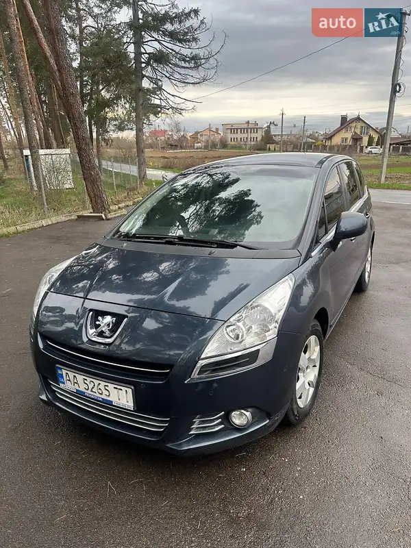 Peugeot 5008 2013