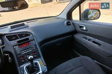 Мікровен Peugeot 5008 2011 в 