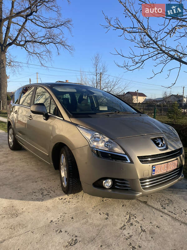 Peugeot 5008 2012
