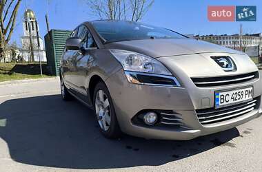 Микровэн Peugeot 5008 2013 в 