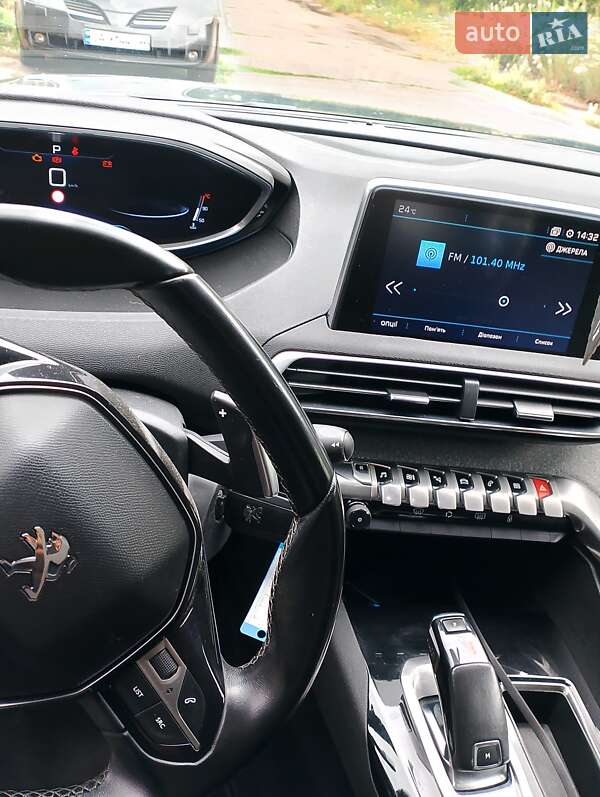 Позашляховик / Кросовер Peugeot 5008 2017 в Благовіщенську