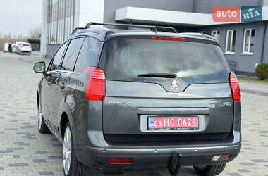 Мікровен Peugeot 5008 2011 в 