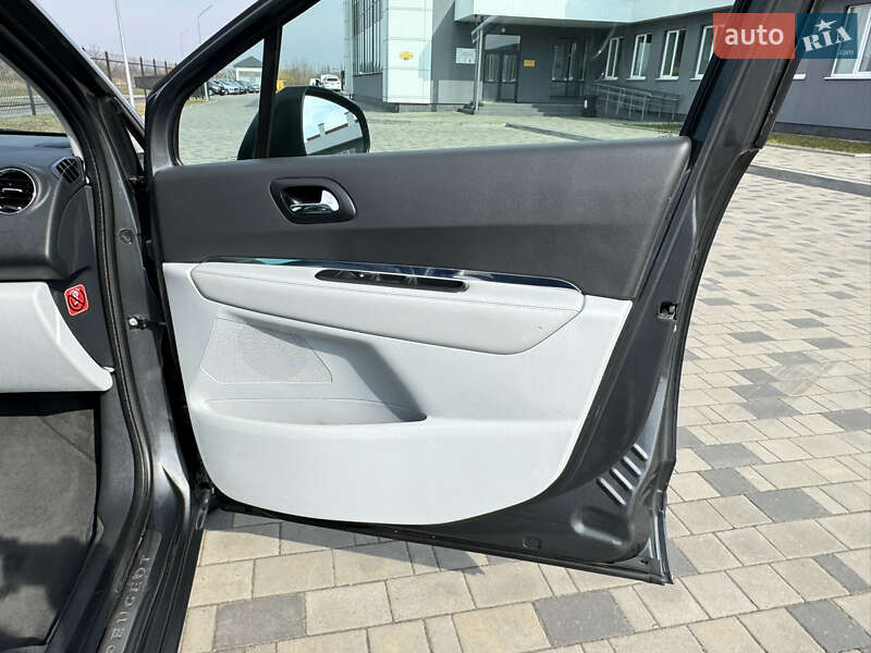 Микровэн Peugeot 5008 2011 в Ковеле
