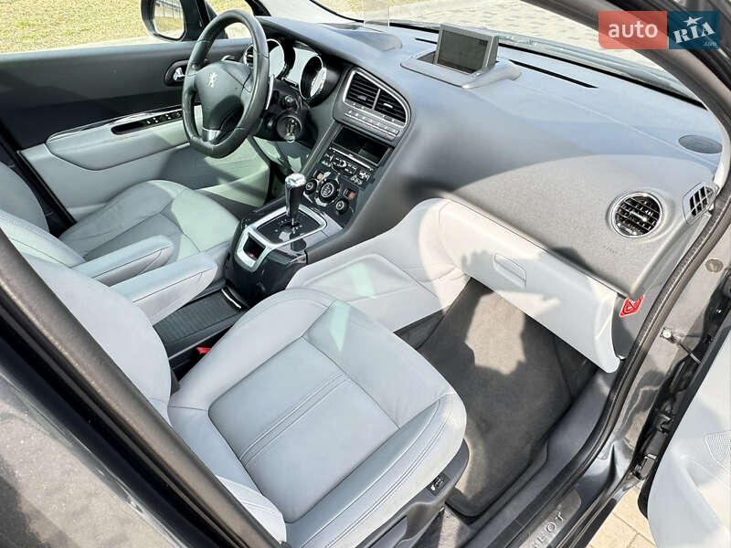 Микровэн Peugeot 5008 2011 в Ковеле