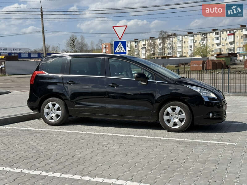 Микровэн Peugeot 5008 2011 в Калуше