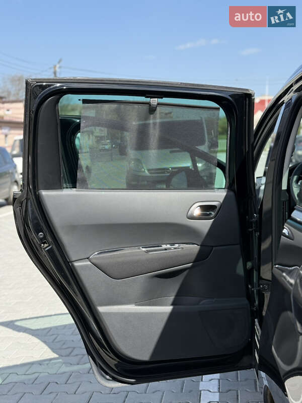 Микровэн Peugeot 5008 2011 в Калуше