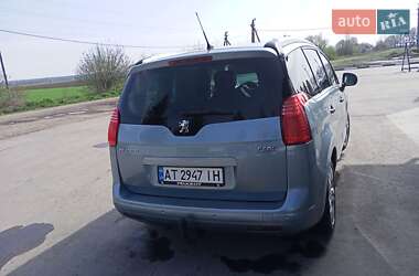 Микровэн Peugeot 5008 2011 в 