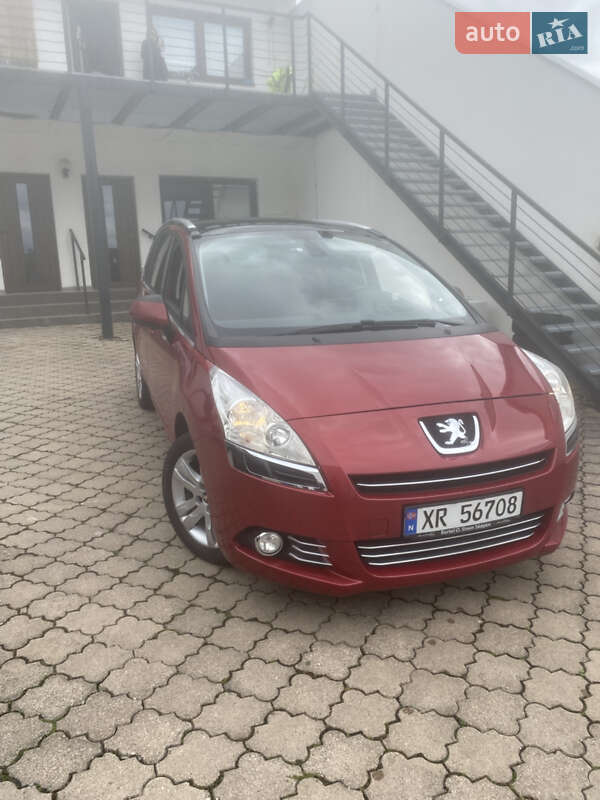Мікровен Peugeot 5008 2011 в Стрию