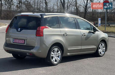 Микровэн Peugeot 5008 2012 в 