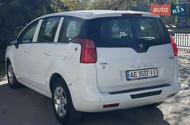 Позашляховик / Кросовер Peugeot 5008 2016 в 