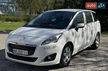Позашляховик / Кросовер Peugeot 5008 2016 в 