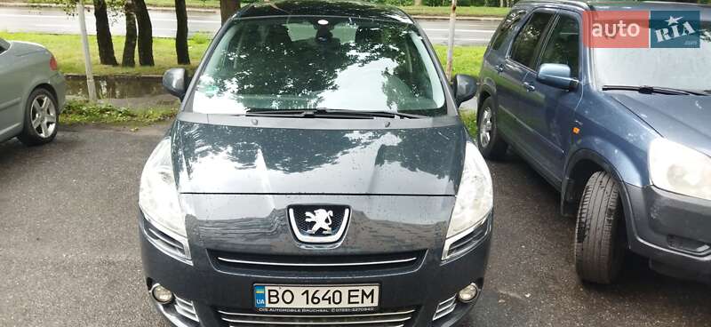 Микровэн Peugeot 5008 2009 в 