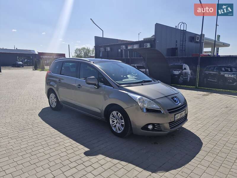 Микровэн Peugeot 5008 2010 в Рогатине