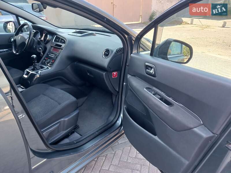 Мікровен Peugeot 5008 2011 в Миколаєві