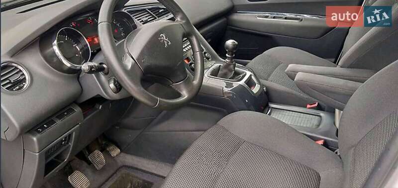 Мікровен Peugeot 5008 2016 в Чернівцях