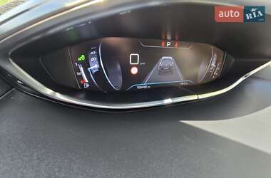 Позашляховик / Кросовер Peugeot 5008 2019 в 