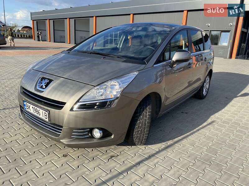 Мікровен Peugeot 5008 2011 в 