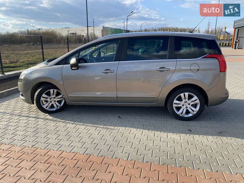Мікровен Peugeot 5008 2011 в Вінниці