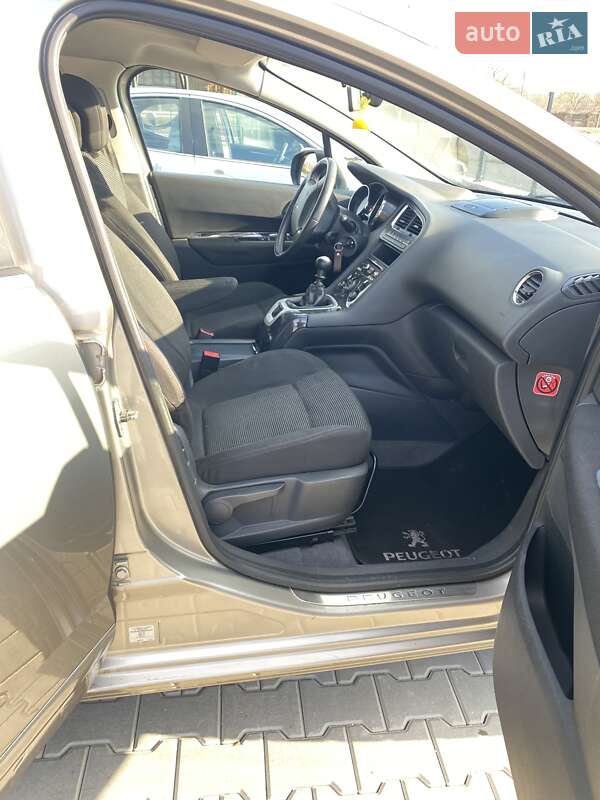 Мікровен Peugeot 5008 2011 в Вінниці