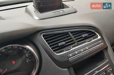 Мікровен Peugeot 5008 2011 в 