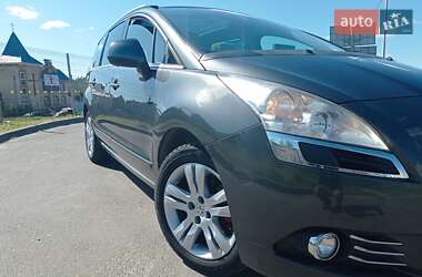 Микровэн Peugeot 5008 2010 в 