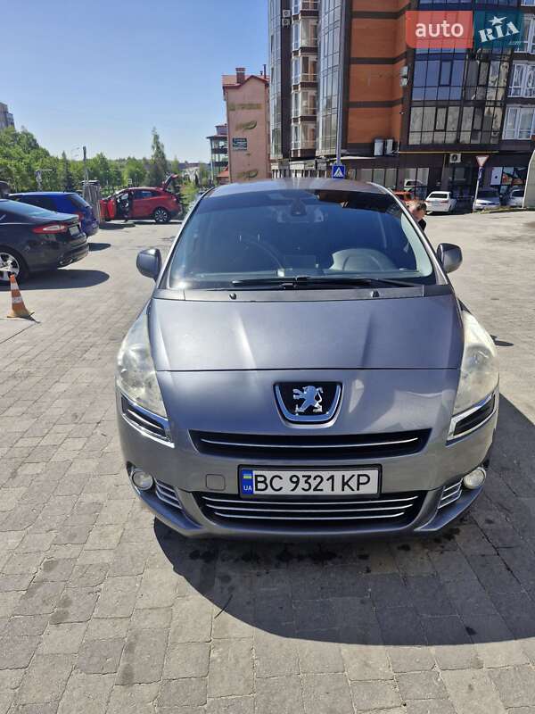 Peugeot 5008 2011