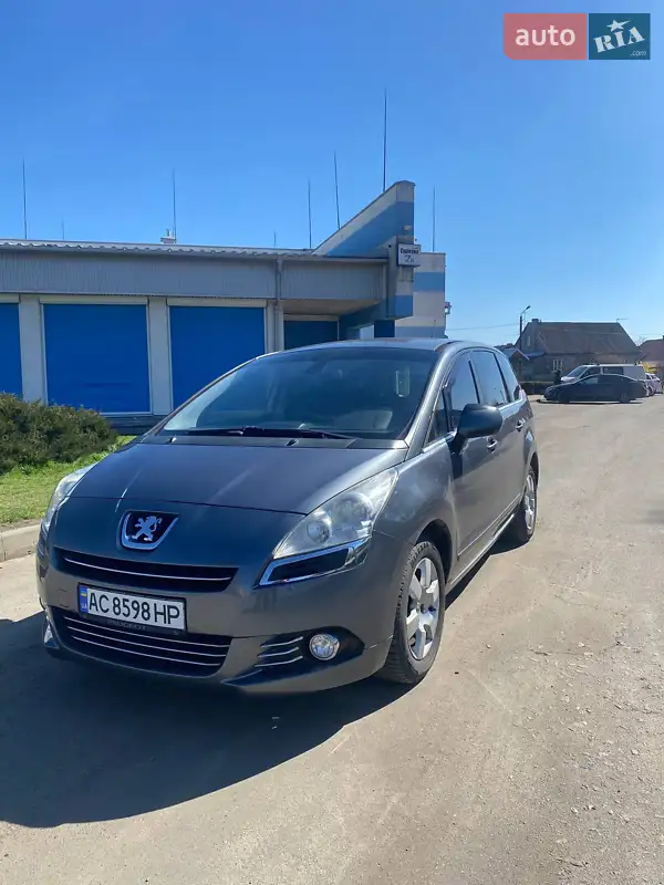 Peugeot 5008 2011