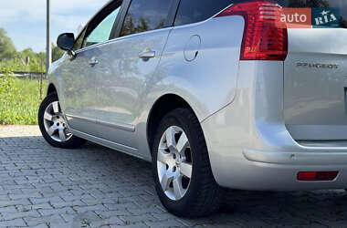 Микровэн Peugeot 5008 2012 в 