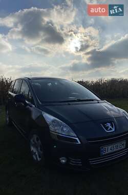 Микровэн Peugeot 5008 2013 в 
